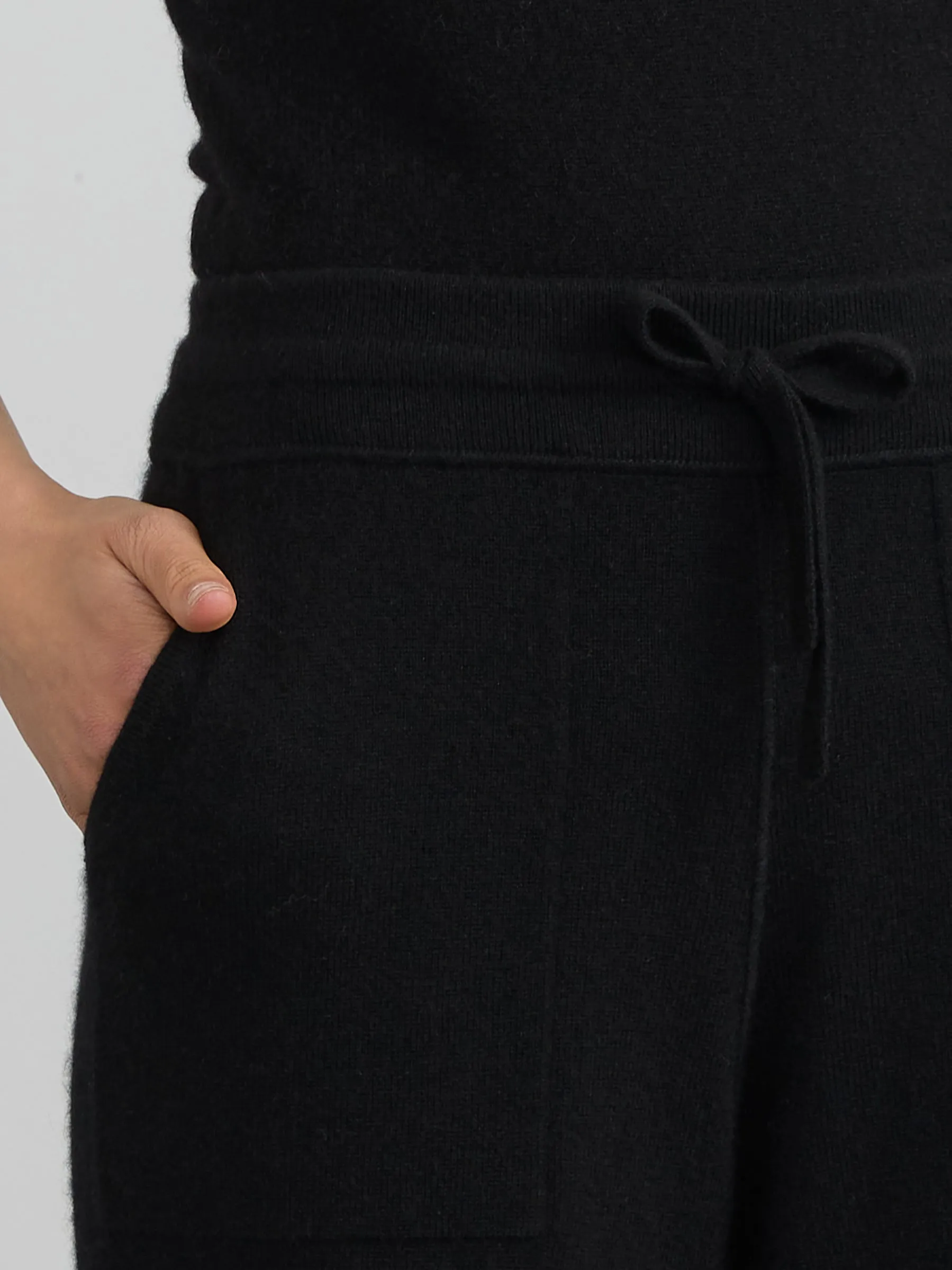 CASHMERE SWEATS