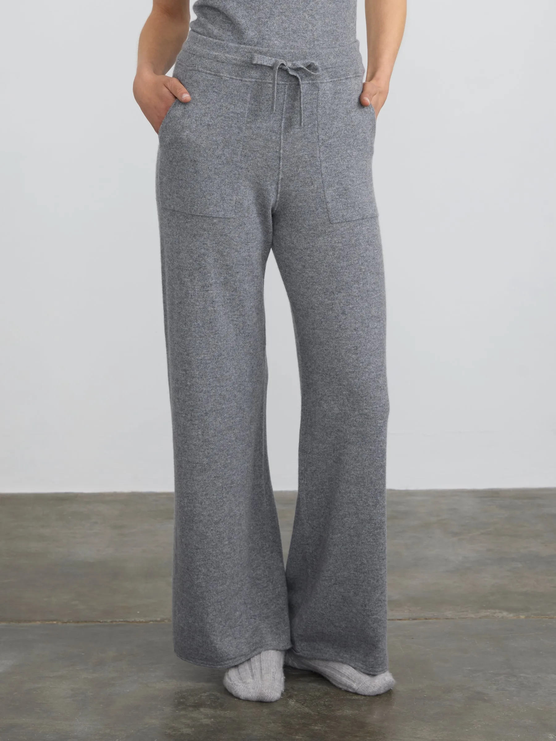 CASHMERE SWEATS