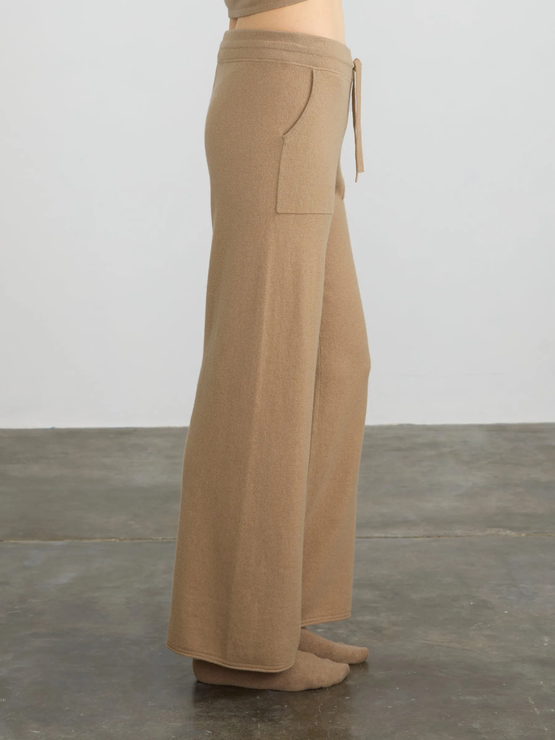 CASHMERE SWEATS
