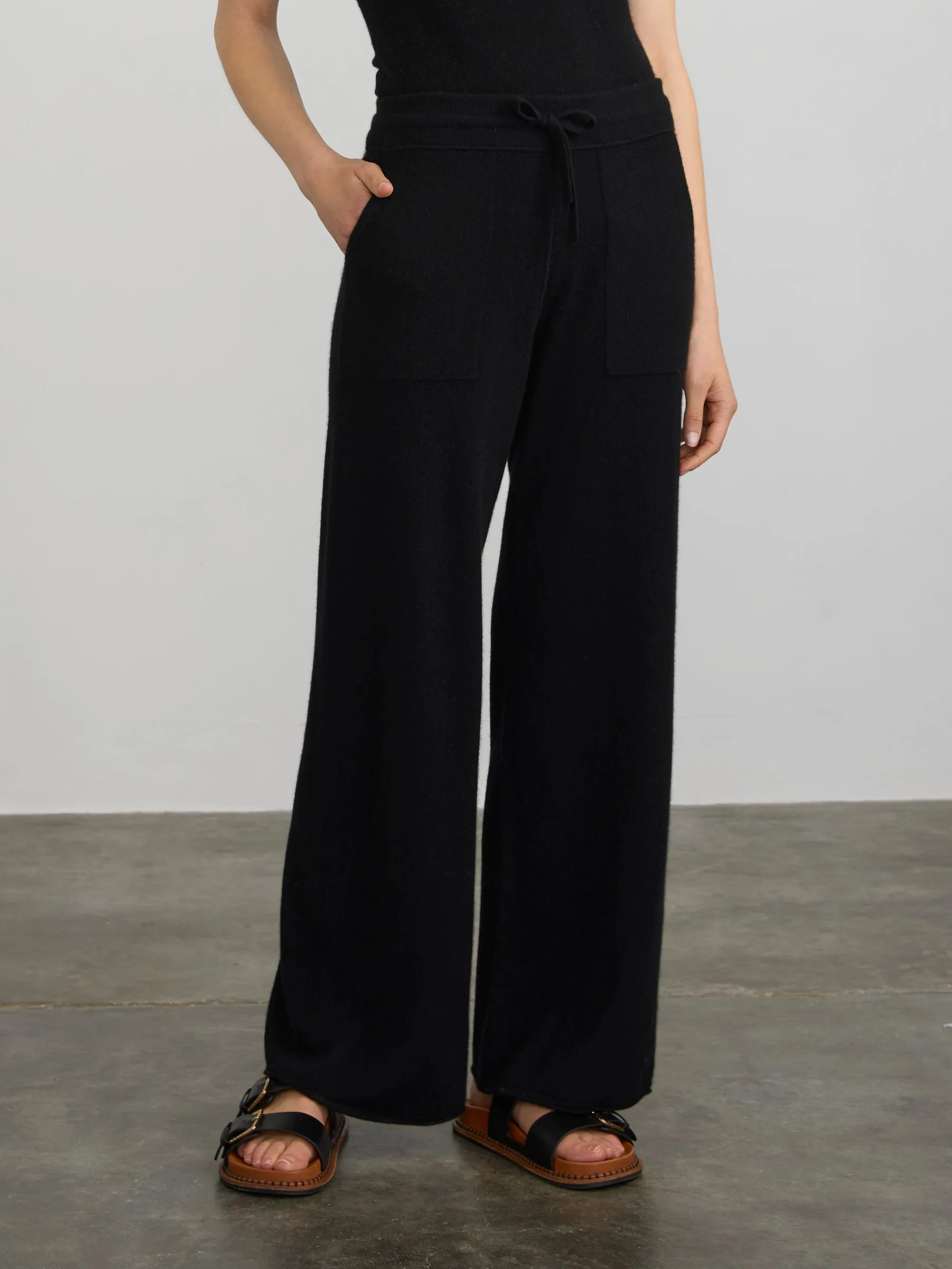 CASHMERE SWEATS