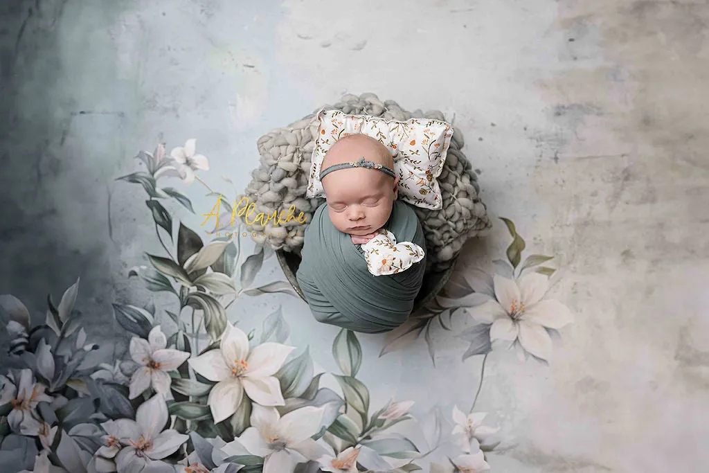 Lily Blooms- Petite