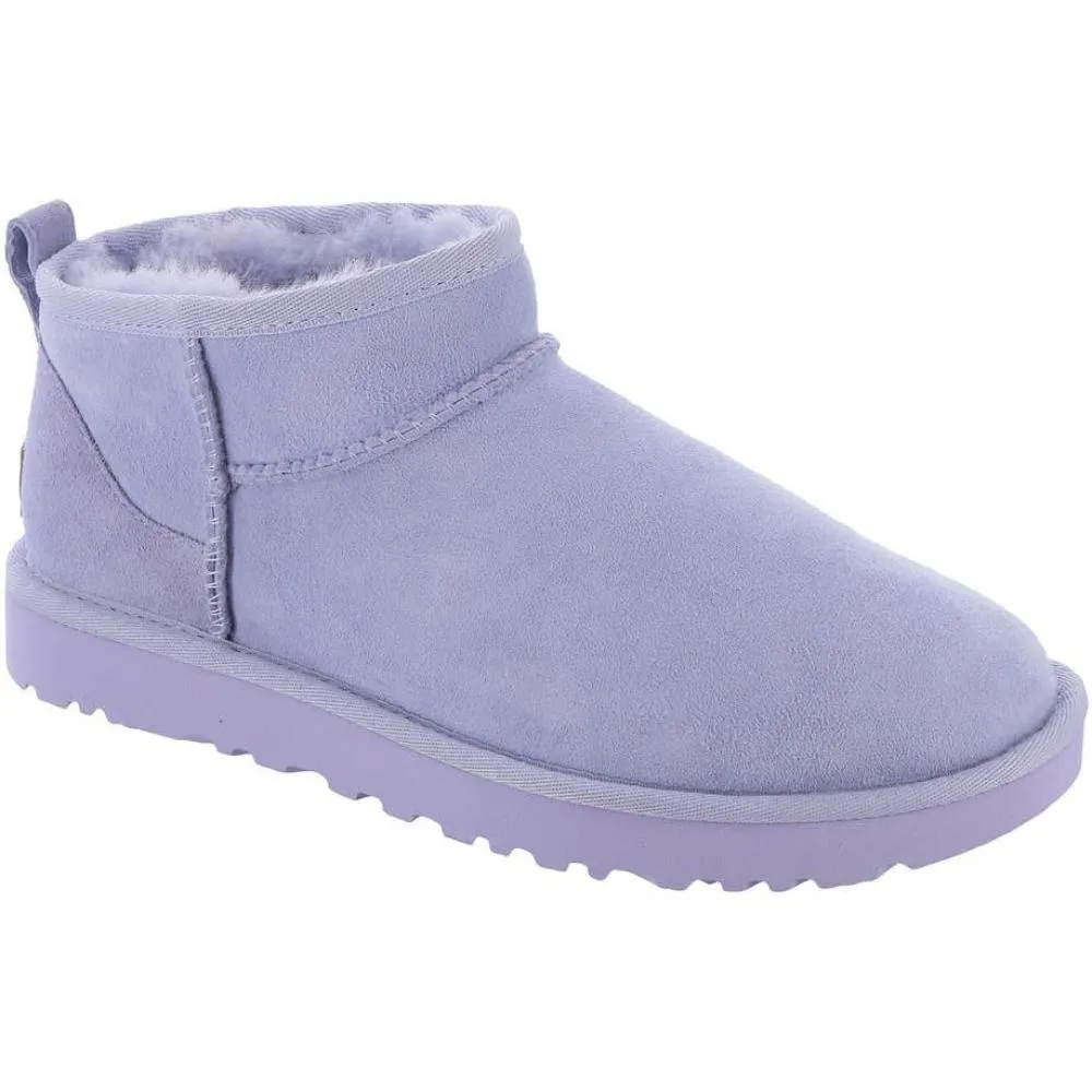 Mini Boots With Classic Pull On Style